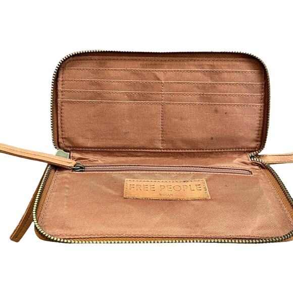 Free People Distressed Vegan Leather Wallet Wristlet Brown Bohemian - Picture 3 of 13